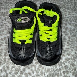 Nike Kids Black and Neon Yellow Sneakers
